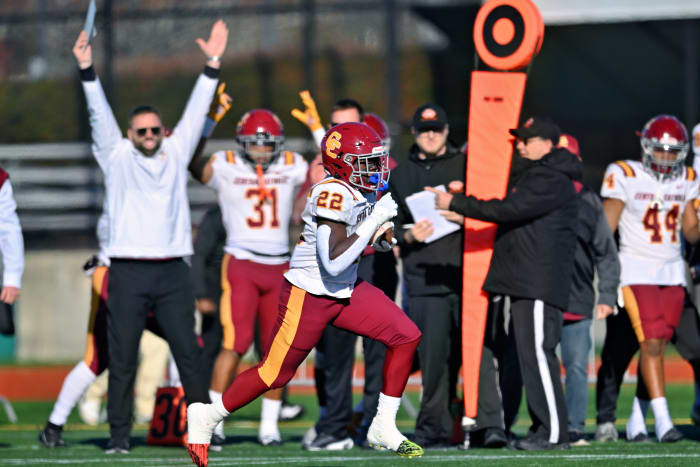a Central Catholic Tualatin 6A Oregon football final November 22 2023 Leon Neuschwander 13